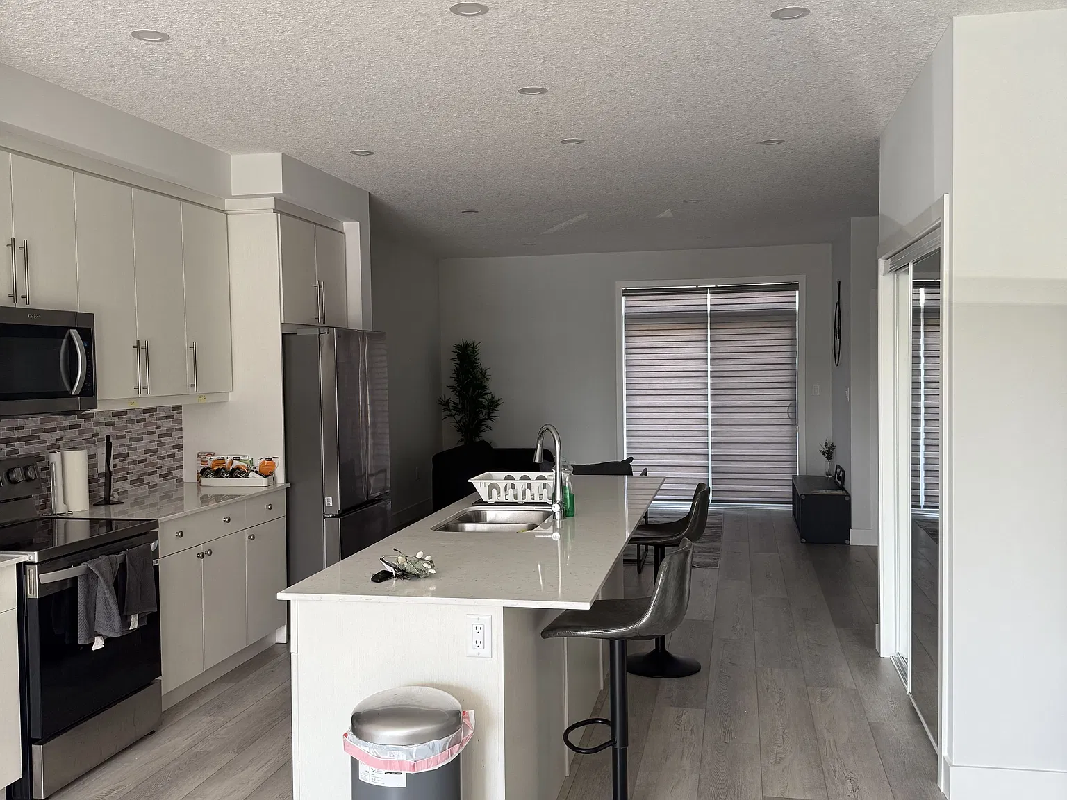1 bed, $950 — Photo 2