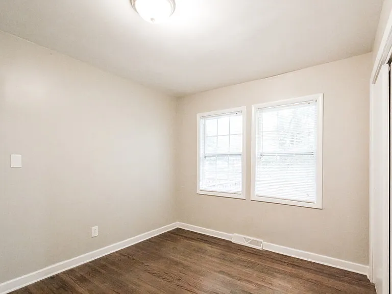 509 Ardmore Ln — Photo 11