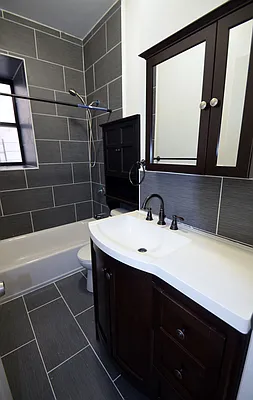 Rented by CITY SKYLINE REALTY INC | media 8