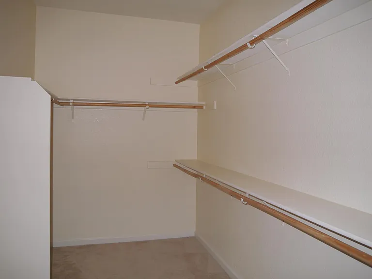 2442 Colby Ct — Photo 11