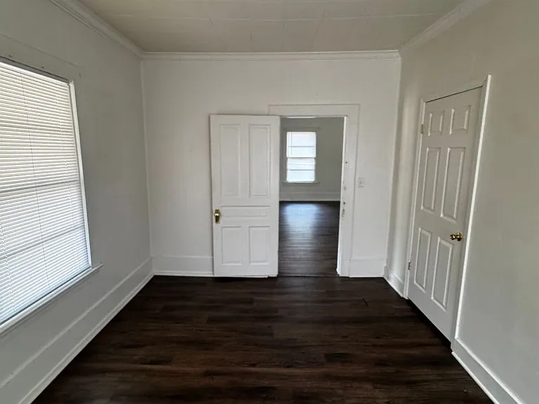 833 Kings Rd — Photo 16
