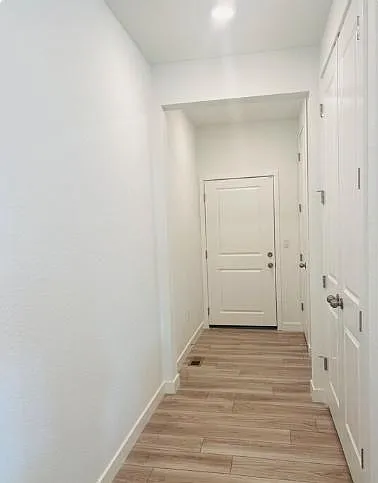 1564 Burke Aly — Photo 12