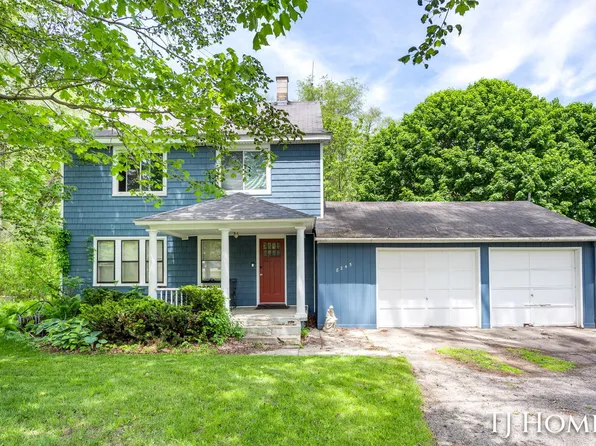 8245 45th St SE, Ada, MI 49301