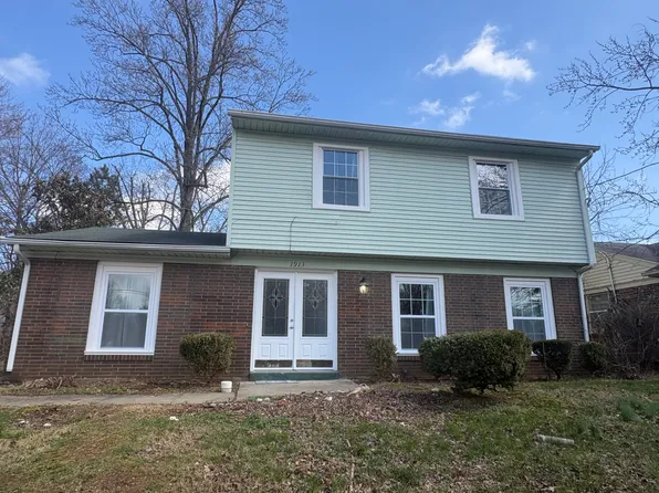 1913 The Meadow Rd, Louisville, KY 40223