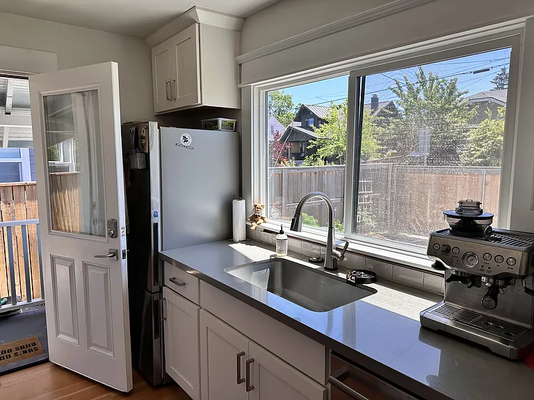 7822 N Wabash Ave — Photo 12