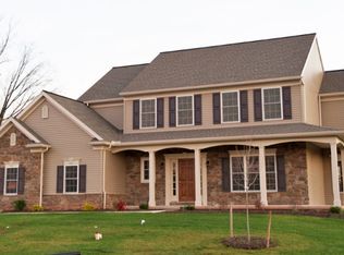 33 Sandstone Dr, Stevens, PA 17578