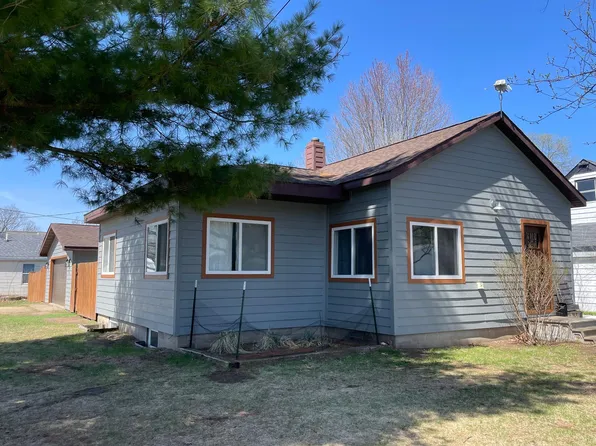 1819 9th St E, Menomonie, WI 54751