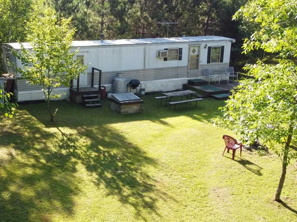 2775 Citko Ln, Armstrong Creek, WI 54103