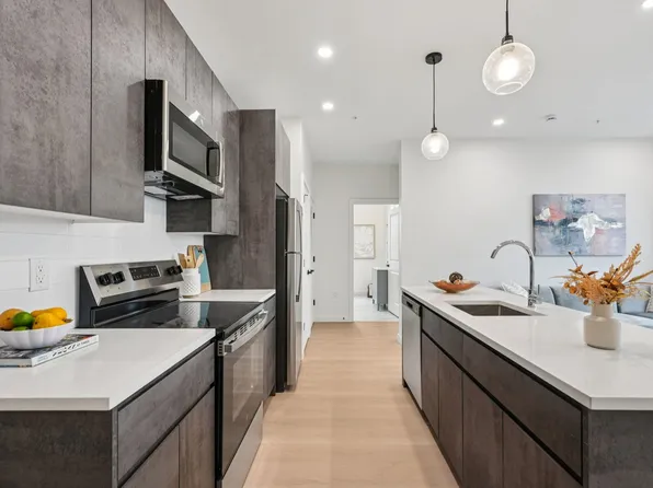 1 Mallory Avenue image 3 of 21