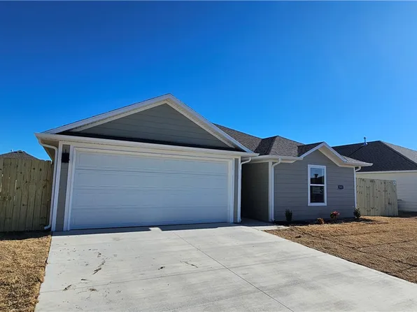 581 Mac St, Prairie Grove, AR 72753