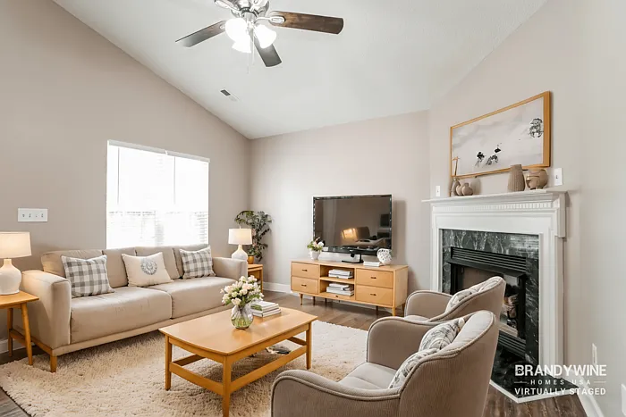 7917 Shiny Meadow Ln — Photo 2