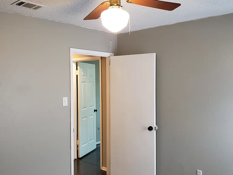 7663 Blue Carriage Ct — Photo 4