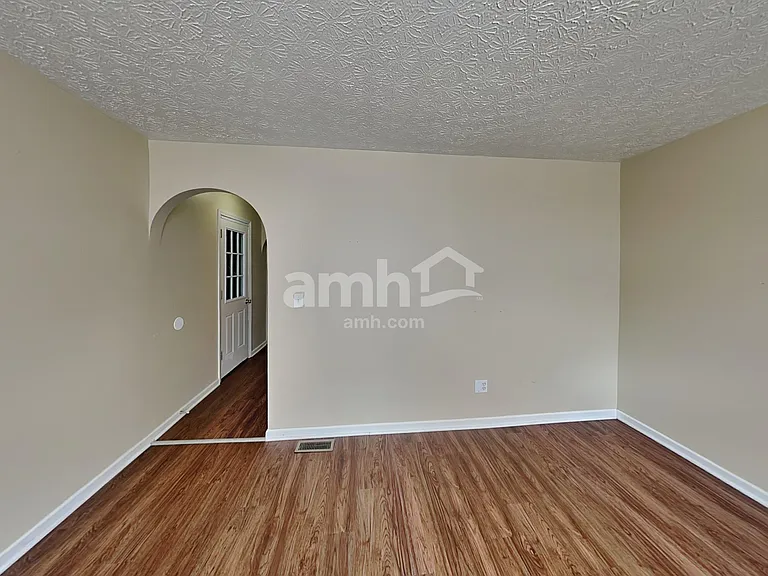 275 Monarch Dr — Photo 8