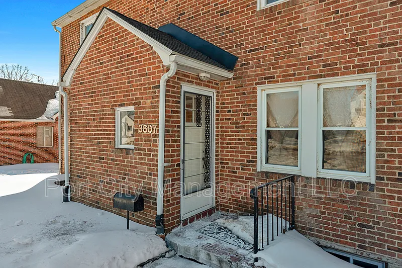 Building Photo - 3607 Bayonne Ave #2