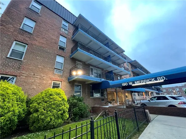 190 W merrick Road #1j, Freeport, NY 11520