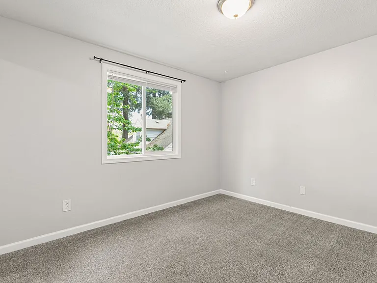 11705-11795 SE Market St — Photo 24