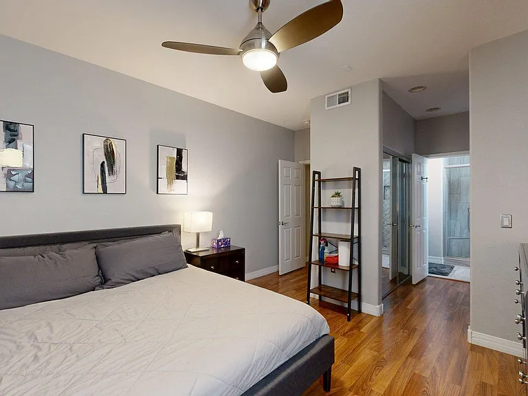 615 E Portland St #118 — Photo 12