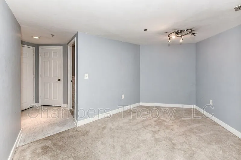 Building Photo - 1045 N Utah St #2110