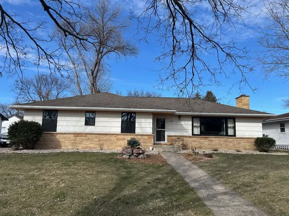 306 E 2nd St, Minneota, MN 56264