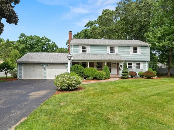 30 Lincoln Cir W, Andover, MA 01810