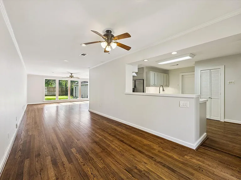 6417 Westchester St — Photo 11