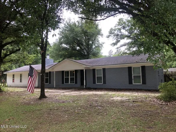 13821 Constitution Rd, Moss Point, MS 39562