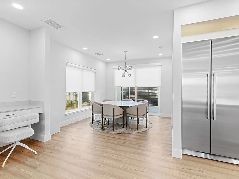 3304 SW 49th Ter — Photo 8