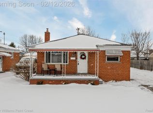 29336 Rosebriar St, Saint Clair Shores, MI 48081