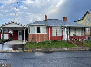 13 Pine St, Petersburg, WV