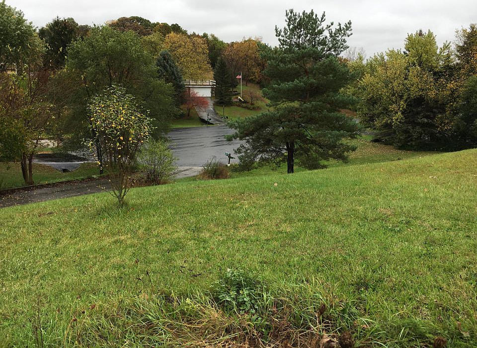 2nd image of W303S8347 Forest Ct N
