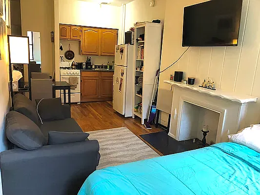 250 W 72nd St #2B — Photo 2