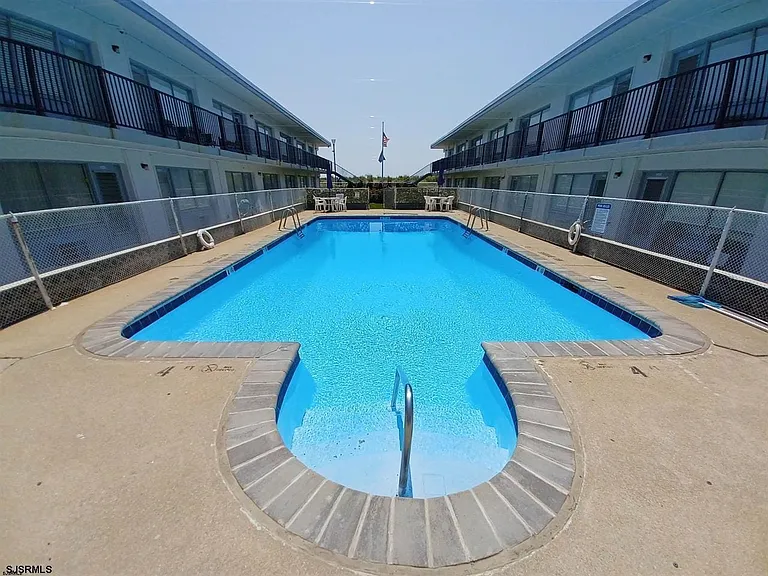 3501 Boardwalk #B210 — Photo 11