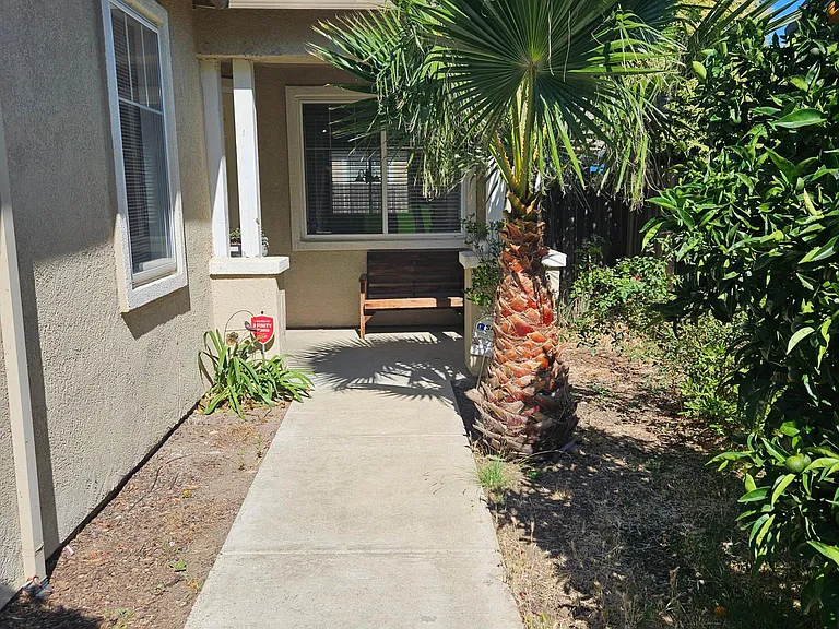 624 Aiello St — Photo 4