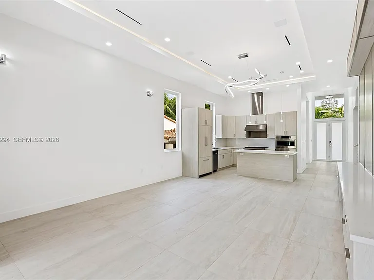 1615 NE 3rd Ct — Photo 13