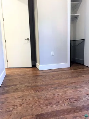 Rented by EXR | media 9