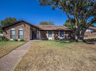 517 Pinewood Ln, Hewitt, TX 76643