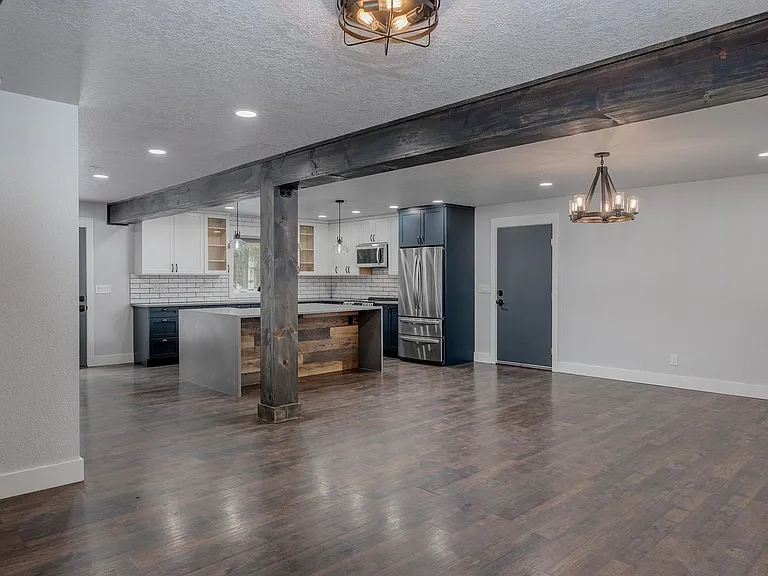 1157 Acorn Cir — Photo 6