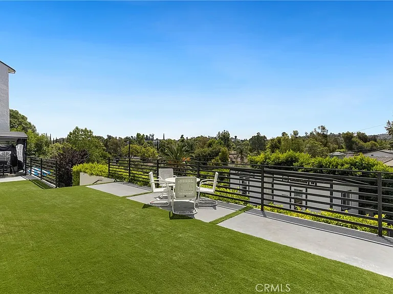5150 Campo Rd — Photo 26