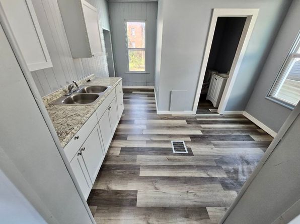 28 Christie St Unit 1