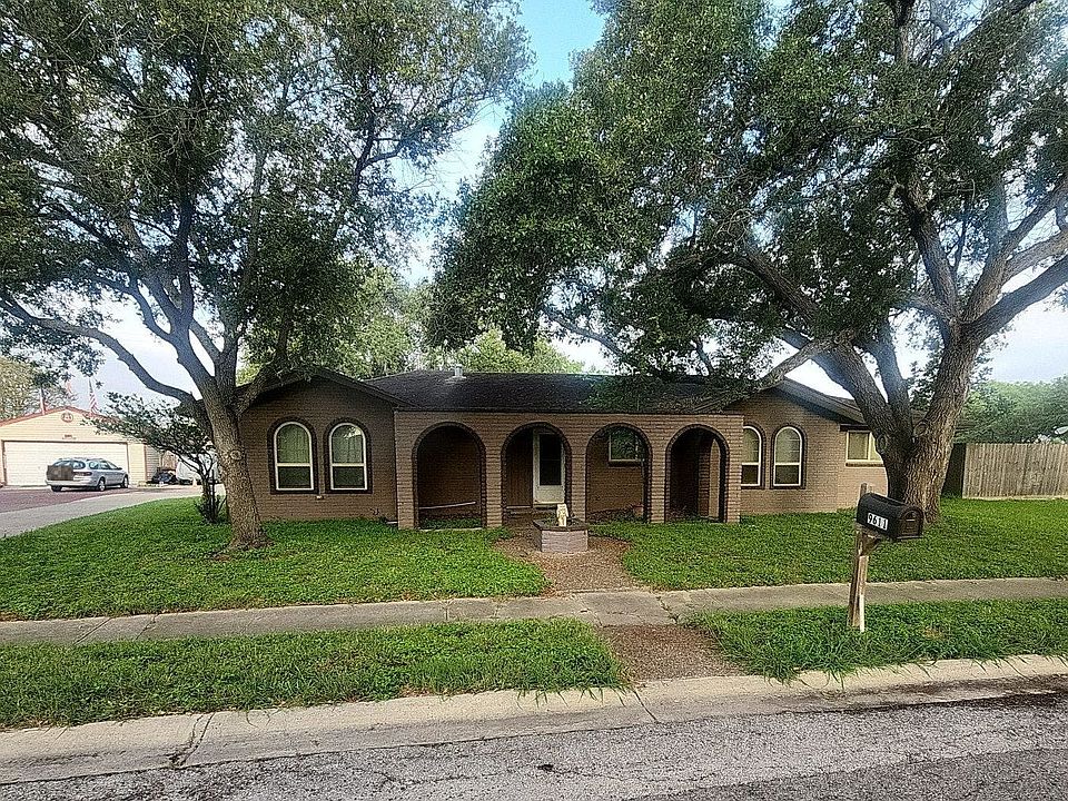 1st image of 9611 Huntington Dr