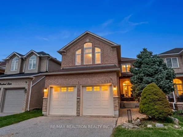 7321 Rosehurst Dr, Mississauga, ON L5N 8P1