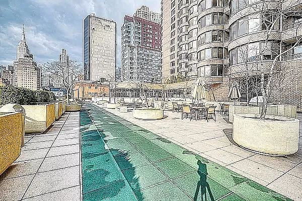 Rented by R New York | media 23