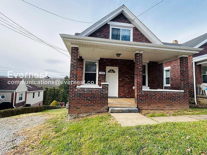 763 Shaw Ave photo 1