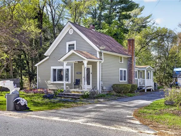 6 North Rd, Foster, RI 02825
