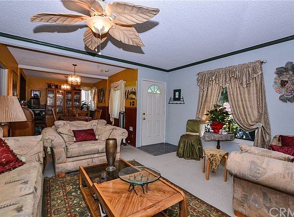 3rd image of 423 W 64th Pl