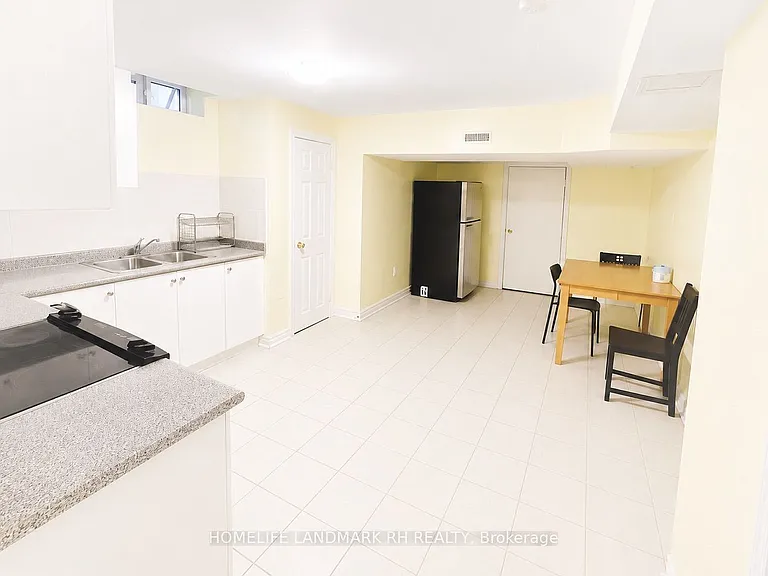 226 Helen Ave — Photo 3