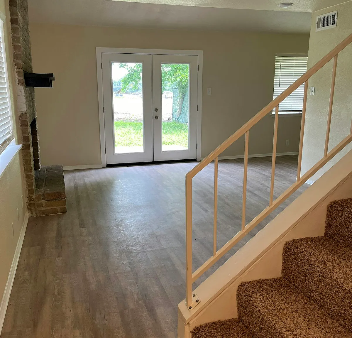 817 Betsy Ross Drive, Unit A — Photo 3