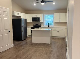 16 Prospect St #B, Bristol, RI 02809