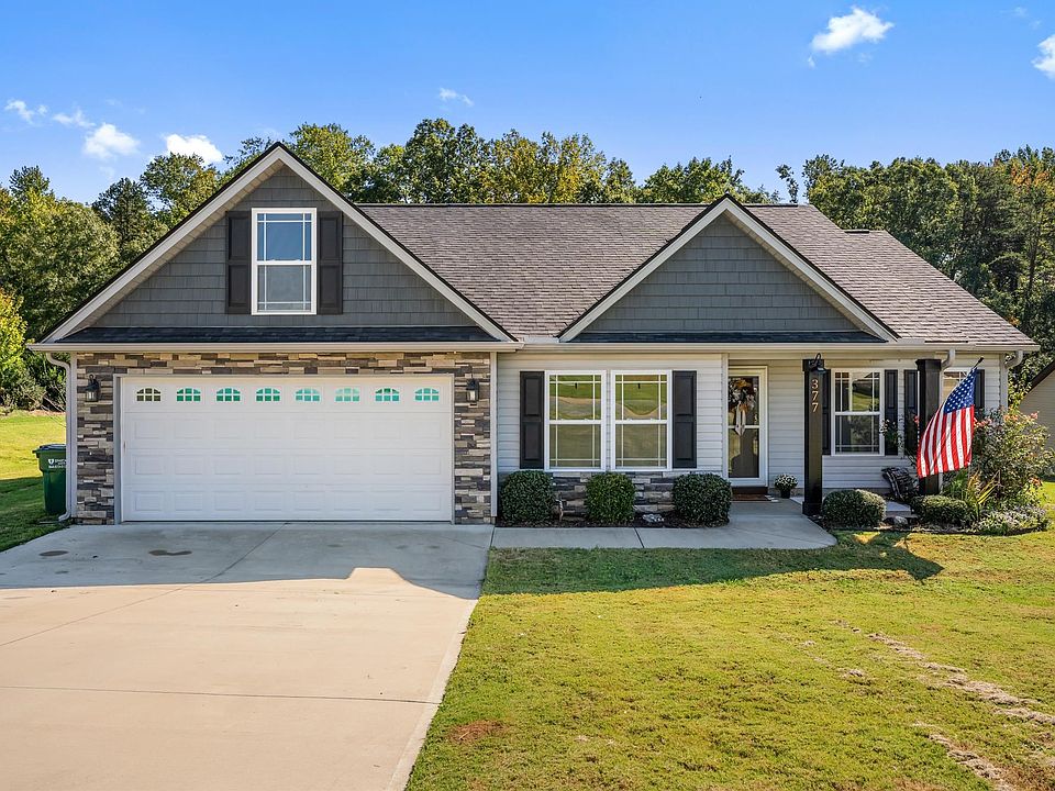 1st image of 377 Danleigh Way