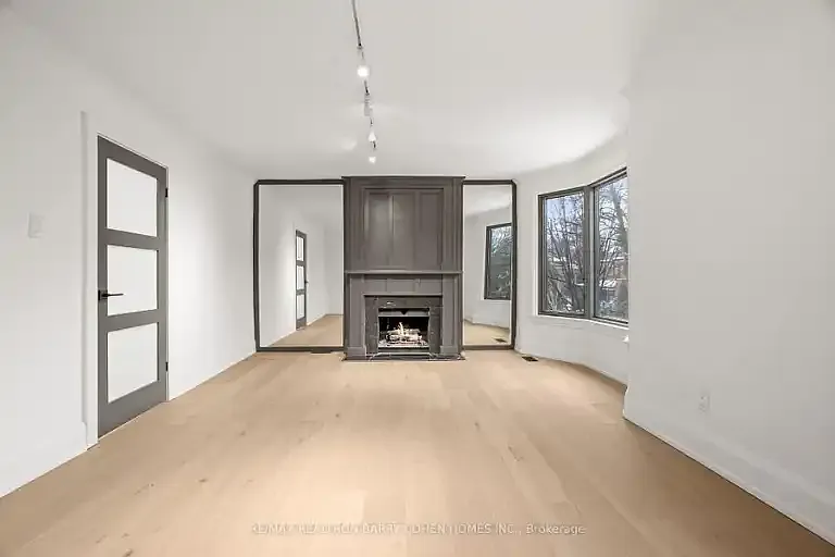 231 Macpherson Ave #1A — Photo 4